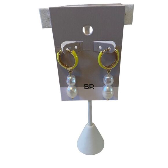 BP  Small yellow & gold tone hoops with double drop faux pearls. - Picture 1 of 6